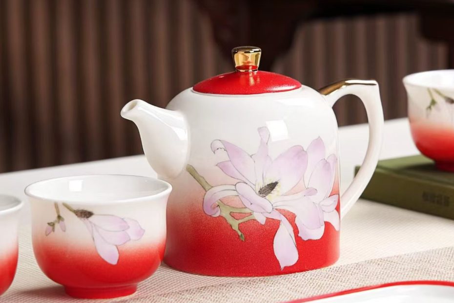2026年手绘茶具定制批发，唐山骨瓷手绘茶具批发定制，2026年手绘陶瓷批发定制，写字楼办公茶具定制，定制LOGO，手绘功夫茶具批发，批发价格400-600元/套，唐山骨质瓷手绘茶具批发定制-133-7345-1688